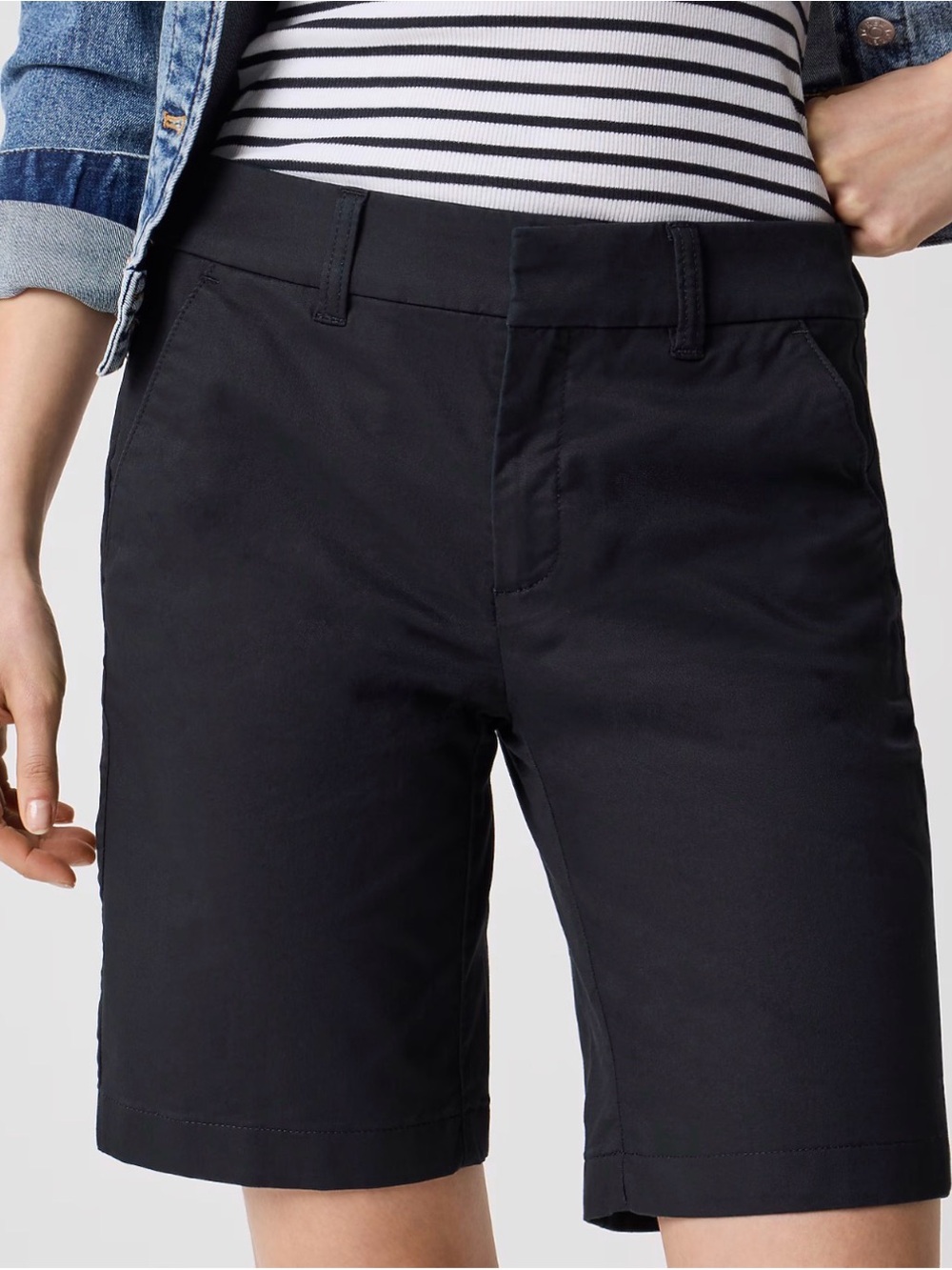 J. Crew Women’s Black 9” Frankie bermuda chino shorts